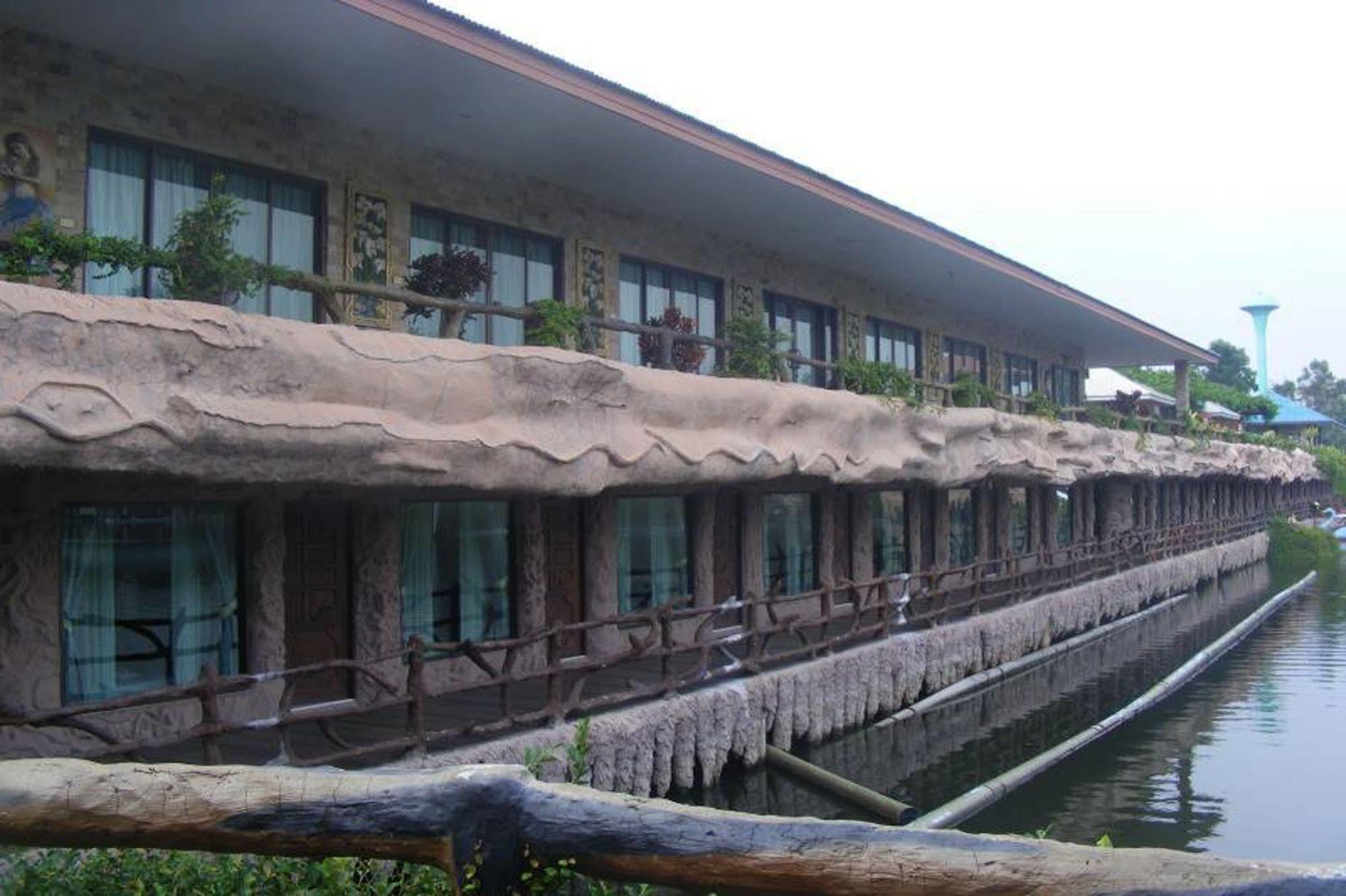 Chart Trip Resort Nakhon Ratchasima Exterior photo
