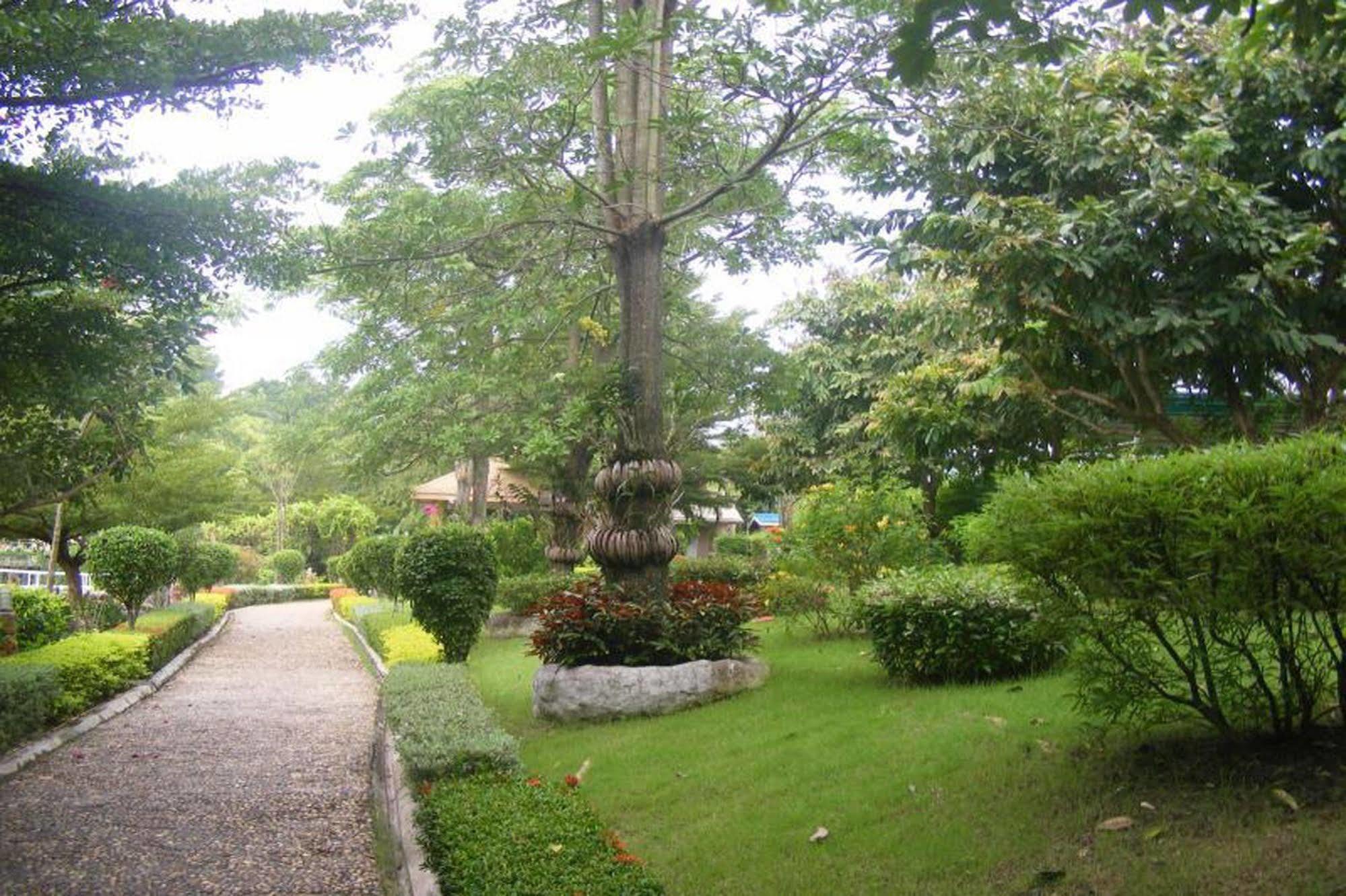 Chart Trip Resort Nakhon Ratchasima Exterior photo