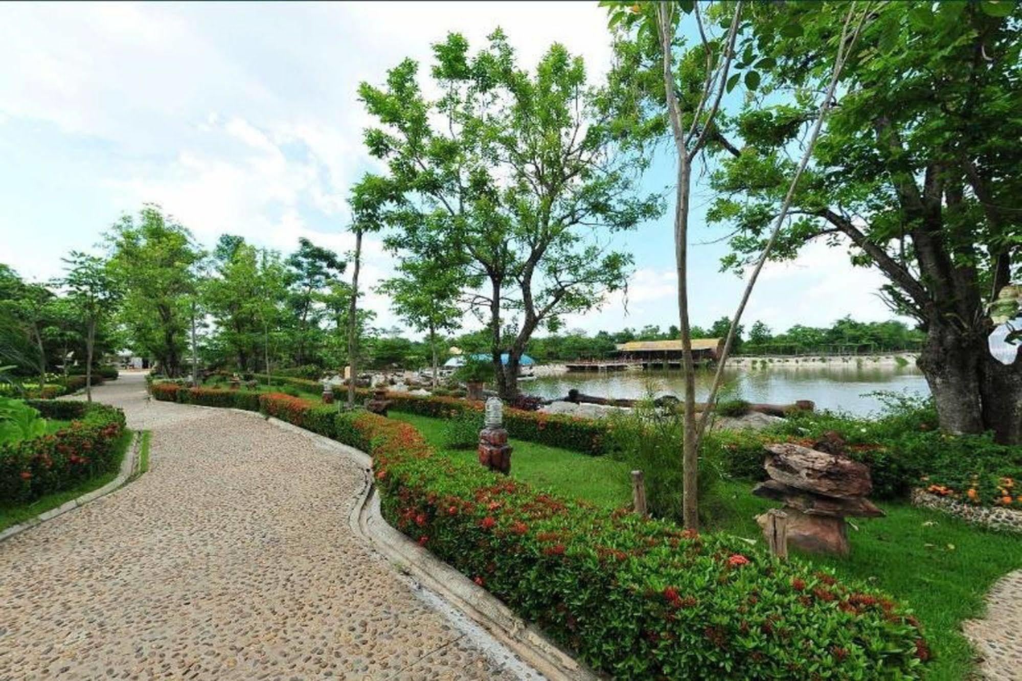Chart Trip Resort Nakhon Ratchasima Exterior photo